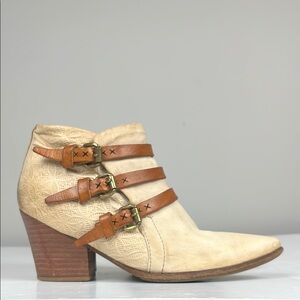 AS 98 Stylish Tan Ankle Boots with Buckle Straps / SZ 40 or 9-9.5‎